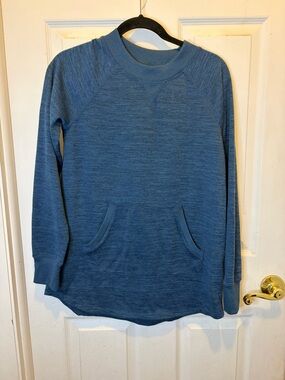 Title Nine Heather Blue Tunic Top with Pouch